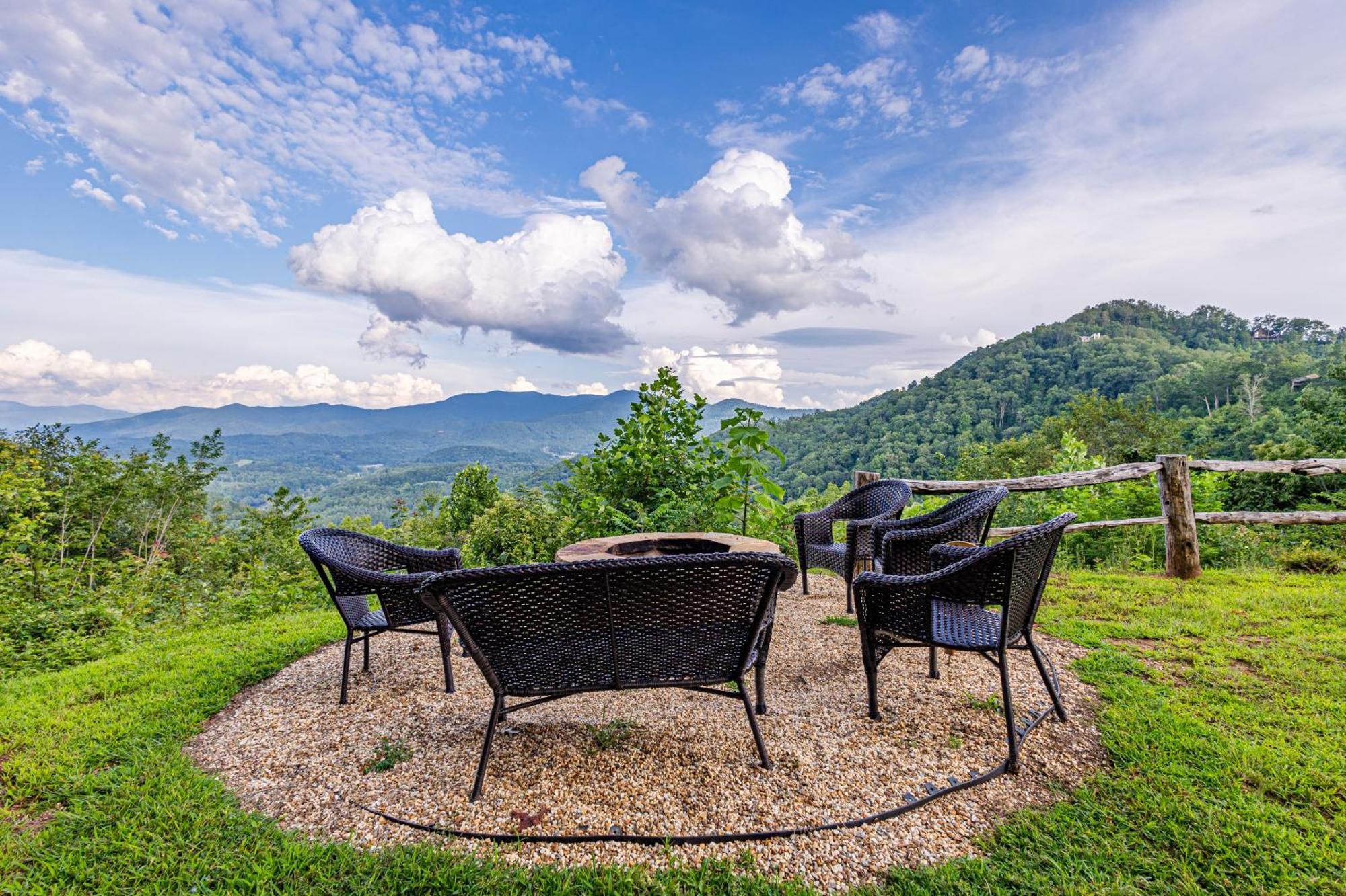Stunning Mtn. Views! 4Br With All The Amenities! - Vista Vibes- Bryson City Kültér fotó